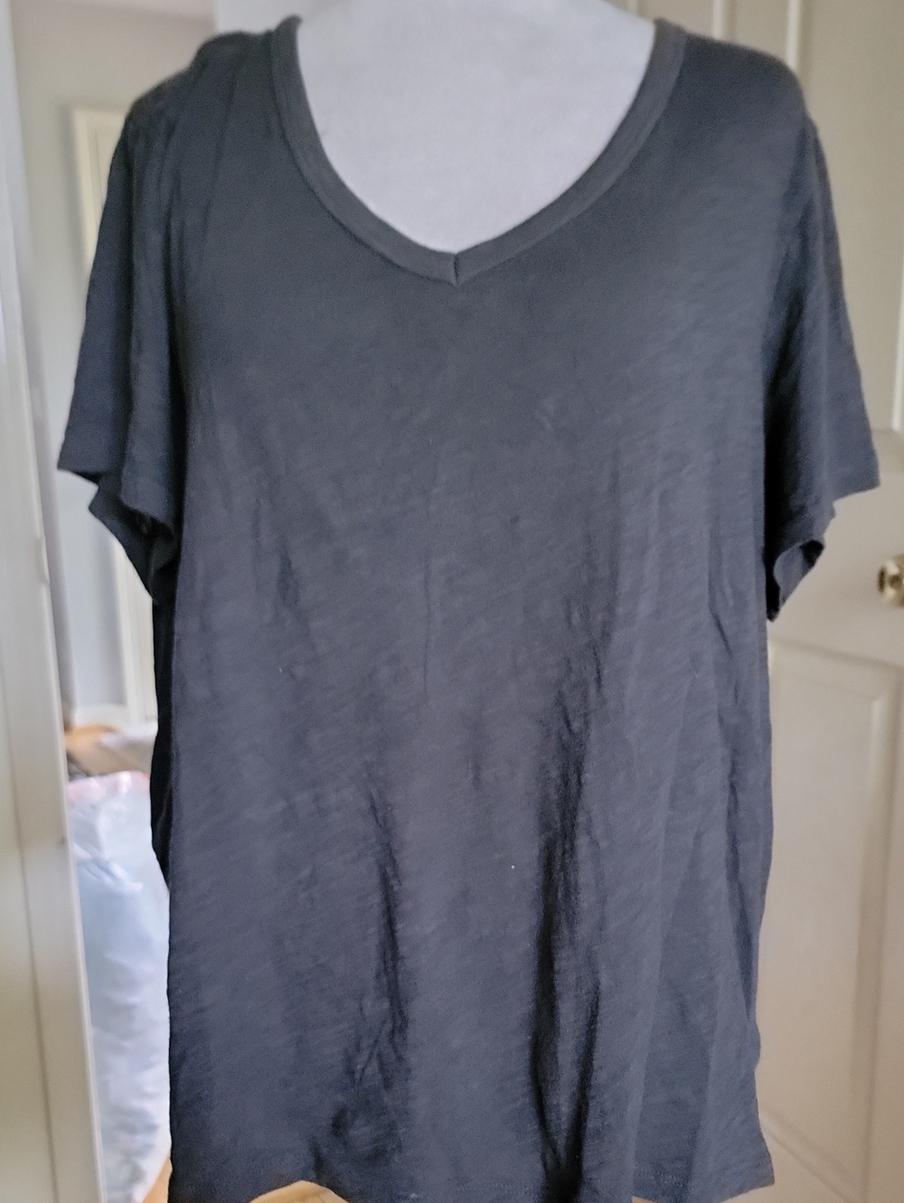 Old Navy V-Neck Short Sleeve Shirt - Black